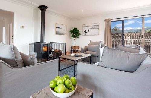 Kiama Heights House | Ocean Hill Oasis-Spacious home