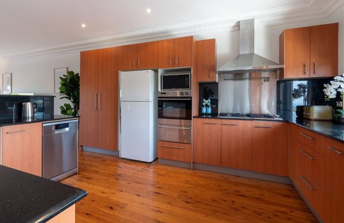 Kiama Heights House | Ocean Hill Oasis-Spacious home