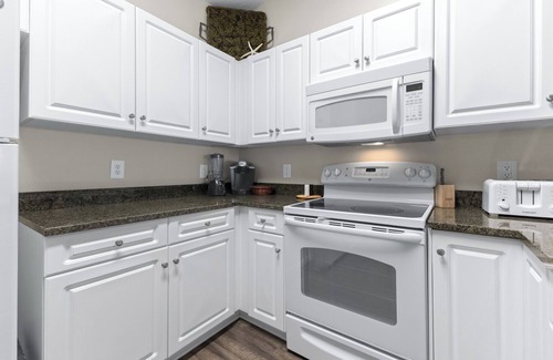 North Myrtle Beach Condo | Ocean Keyes. Comfy 3 bedroom condo. Pond view. Great location. Walk to beach.
