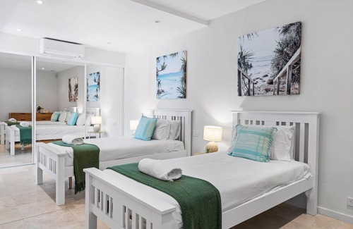 The Entrance North House | Ocean Mist-Beachfront Paradise