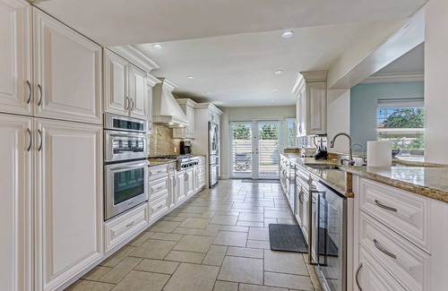 Bel Air House | Ocean Mist: Chef's Kitchen & Private Pool