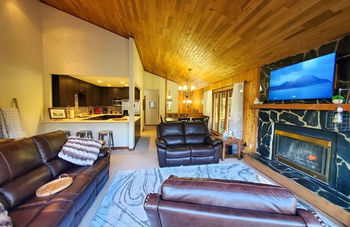 West Juneau House | Ocean & Mountain View Duplex, both sides