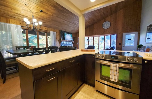West Juneau House | Ocean & Mountain View Duplex, both sides