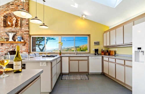 Salmon Creek House | Ocean Oasis~Coastal Escape in Bodega Bay!Easy Walk to Beach!WiFi/Sauna!5Star!