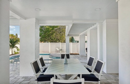 Indian Rocks Beach House | Ocean Pearl Bohemian Beach Haven| Pool | Sleeps 9 | Unit A