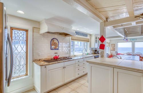 Roads End House | Ocean's Edge Oceanfront Home Roads End Home with Private Beach Access!