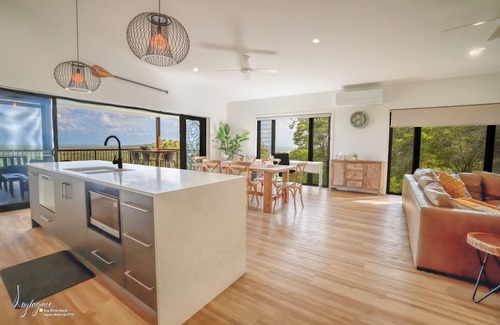 Agnes Water House | OCEAN's HINTERLAND - Pure luxury with Spectacular views, close to shops