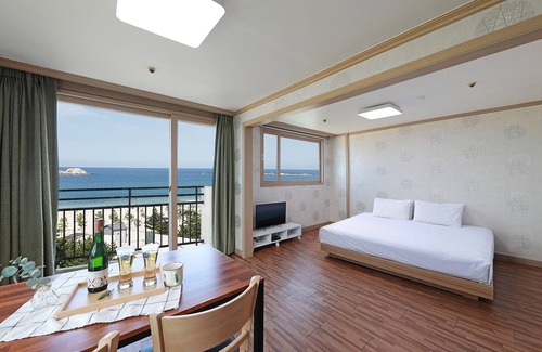 Goseong-gun Hotel | Ocean to you Resort Sokcho Seorak Beach Hotel and condo