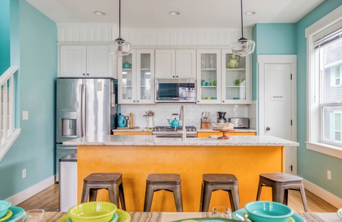 Lincoln City House | Ocean Vew, Olivia Beach, Two Queen Suites, Bonus, Bunk Room, Hot Tub, Fire Pit