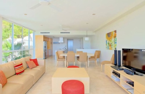 Rainbow Beach Apartment | Ocean View 1 - Rainbow Beach. Luxury With Unrivalled Views. Stunning views.