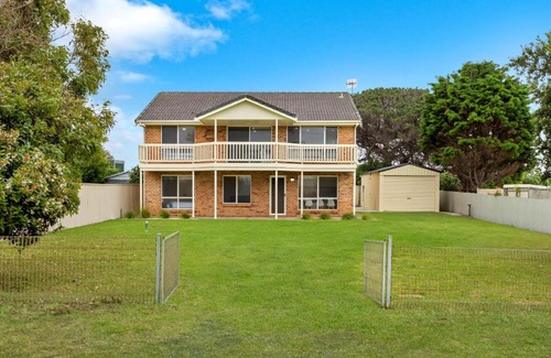 Goolwa Beach House | Ocean View 12 Corcoran Ave Goolwa Beach - BYO Linen