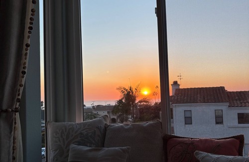 La Jolla Mesa House | Ocean View 3br/3ba with Central AC & garage parking