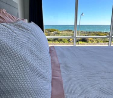Halls Head Apartment | Ocean View Beach House !