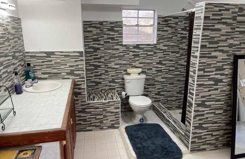 Rock Hall Apartment | Ocean view, breezy 2-Bedroom Apt by the cliff