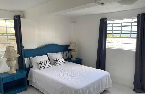 Rock Hall Apartment | Ocean view, breezy 2-Bedroom Apt by the cliff