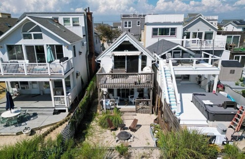 Alden Manor Apartment | Ocean view cottage right on the beach!