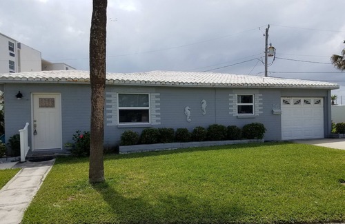 O'byrne House | Ocean view cottage Ormond by the Sea
