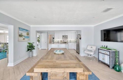 Indian Rocks Beach Villa | Ocean View | Heated Pool | 3 Bedroom | Golf Cart