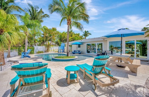 Indian Rocks Beach Villa | Ocean View | Heated Pool | 3 Bedroom | Golf Cart