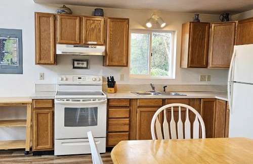 Yachats House | Ocean View in Yachats! Dog Friendly! Ya-Hut