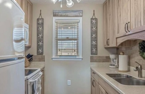 North Myrtle Beach Condo | Ocean View Oasis- catch the ocean waves from your double balcony on 3rd floor