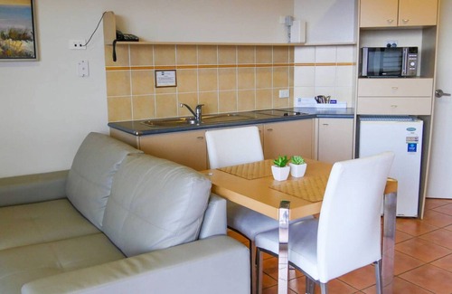 Airlie Beach Apartment | ★ Ocean View over Port of Airlie★ WiFi ★ Pool ★