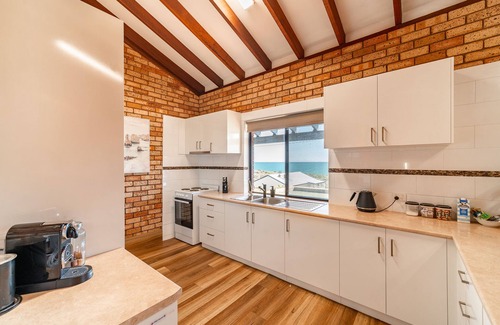 Guilderton House | Ocean View Retreat - Best Views in town