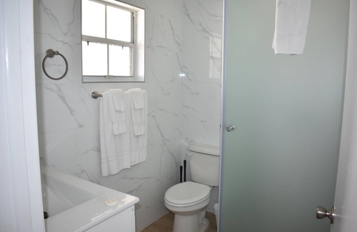 Seven Mile Beach Apartment | Ocean View Studio - #8