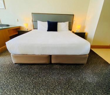 Surfers Paradise Hotel | Ocean View Studio Apartment Surfers Paradise - Free Parking