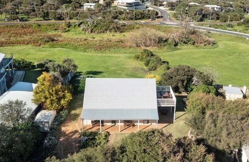Prevelly House | Ocean View walk to the beach & Surfers Point | Margaret River Properties