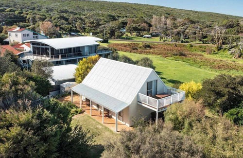Prevelly House | Ocean View walk to the beach & Surfers Point | Margaret River Properties