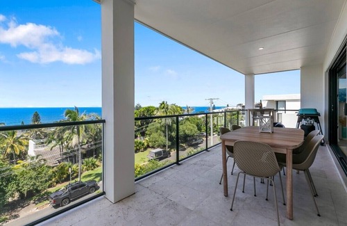 Sunshine Beach Apartment | Ocean Viewpoint - Relax, explore and enjoy.