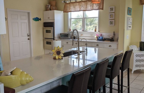 Saint Helena Island House | Ocean Views! Aug specials,5 star reviews, easy beach access. Cards, cart incl!