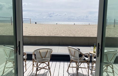 Hermosa Beach Condo | Ocean Views! Beachfront Deck on Hermosa Strand