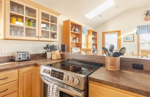 Ocean Sands House | Ocean Views! Sleeps 10! 4 bed/3 bath. Pool + HotTub + Beachfront