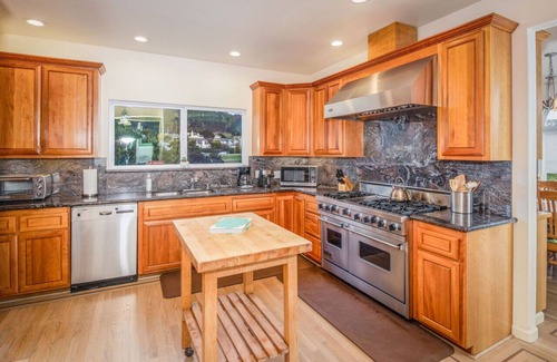 El Granada House | Ocean Views, Steps 2 Beach, Hot Tub, BBQ, Fire Pit