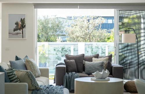 Wurtulla House | Ocean Villa Prime Bokarina Beach Location with Pool