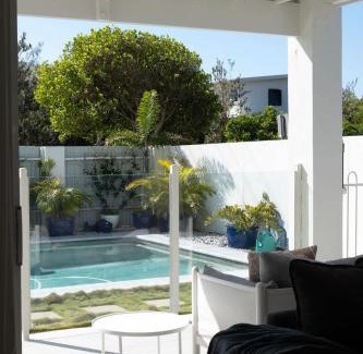 Wurtulla House | Ocean Villa Prime Bokarina Beach Location with Pool