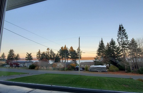 Campbell River House | Ocean Vista in Campbell River