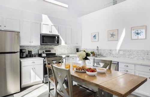 Oceano House | Oceanfront 2BR + Rooftop Deck, & Beach Access | Strand Way B