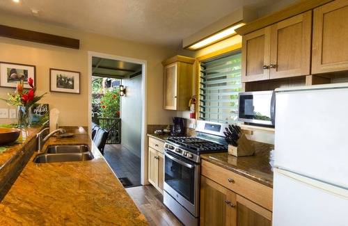 Hana Condo | Oceanfront #3 at Hana Kai Maui - 1 Bedroom Corner Unit 100ʻ from Water!