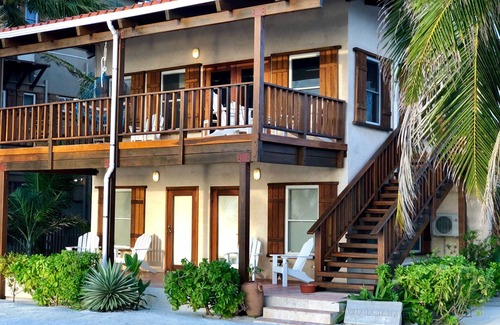San Pedro House | Oceanfront 3Bd/3Bth Home w/Blue Skies, Emerald Seas, Warm Winds & Coconut Trees