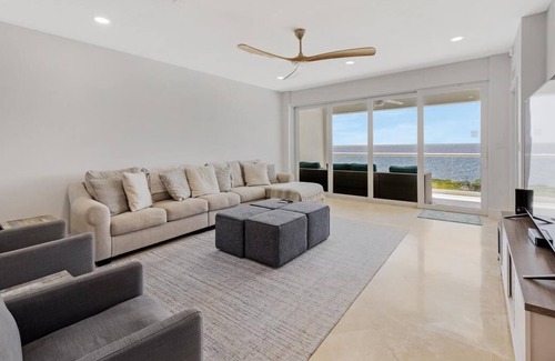 Rock Harbor Condo | Oceanfront 3BR/2.5BA Mariner's Club Villa 324 with Oasis Pool, Marina, Game Room & More