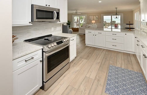 Surfside Beach House | Oceanfront 4 BR Beach House with a Private Pool! Breaking Away