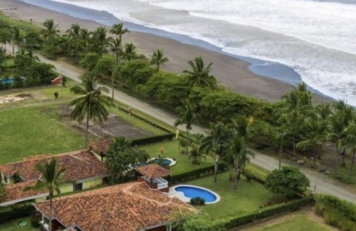 Playa Hermosa Villa | Oceanfront 4BR 3.5 Bath 3100 sqft Villa with private pool and balcony