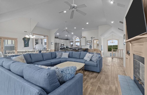 Pine Island House | Oceanfront 6BR with private pool & hot tub