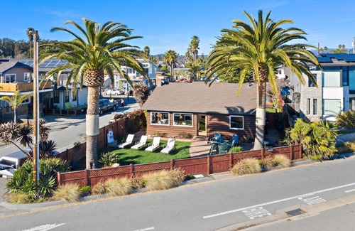 Opal Cliffs House | Oceanfront Beach Bungalow at Pleasure Point Surfing Beach!