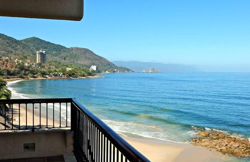 South Shore Hotel Area Condo | Oceanfront Condo On The Beach With Panoramic Views