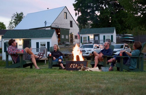 Salsbury Cove Cottage | Oceanfront Cottage at Acadia National Park, Bar Harbor/Little Puffin Cottage