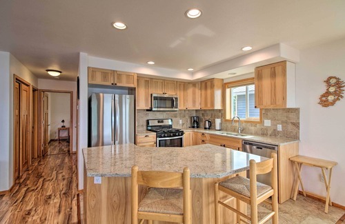 Craig Apartment | Oceanfront Craig Apt: Grill, Fishing On-Site!
